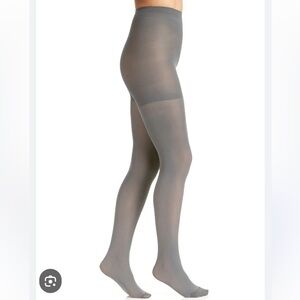 🌸NIP Nordstrom Sheer Control Top Hosiery- Womens size C Grey